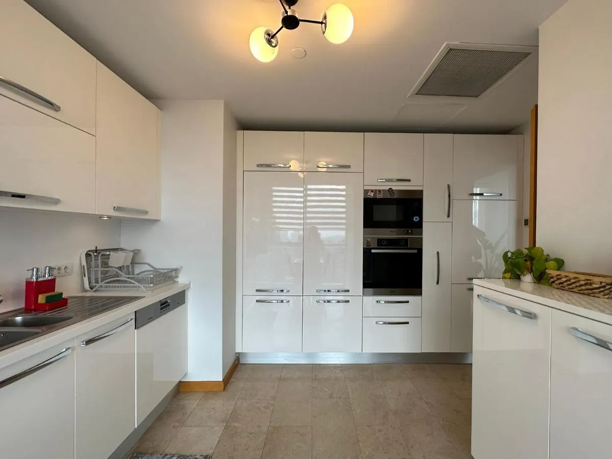 Luxury Modern 3 Bedroom & 2 Bath Apartment In Mashattan Residence, Maslak Sariyer Stambuł